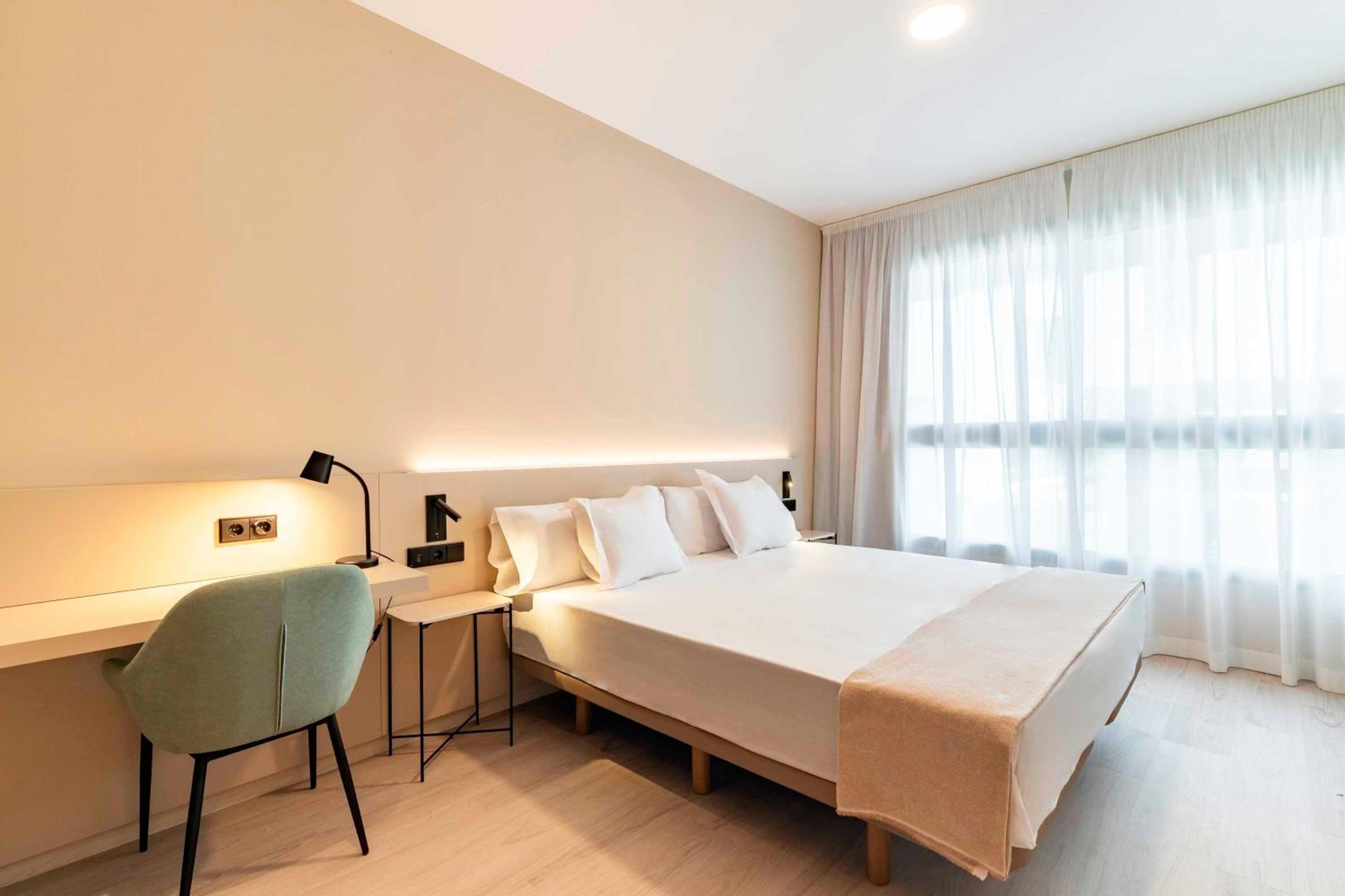 HQ Arena Hotel