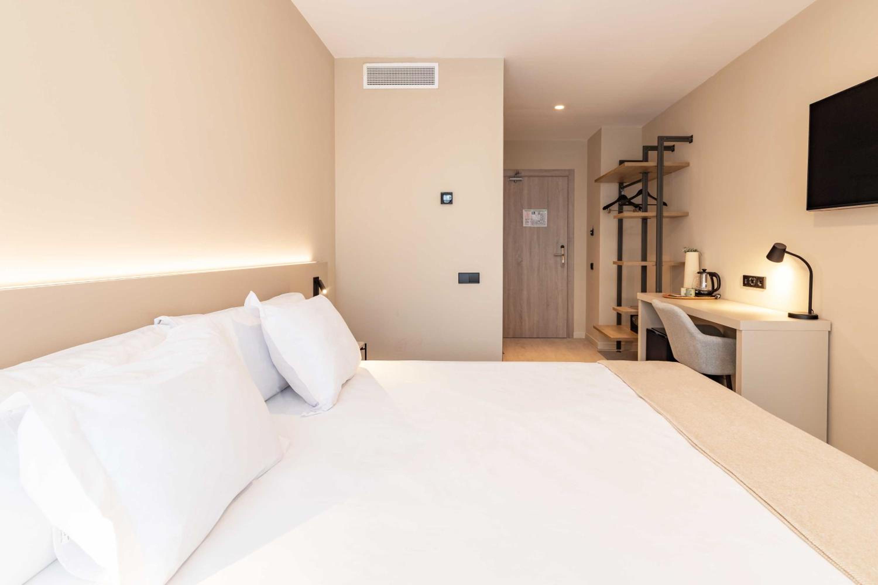 HQ Arena Hotel